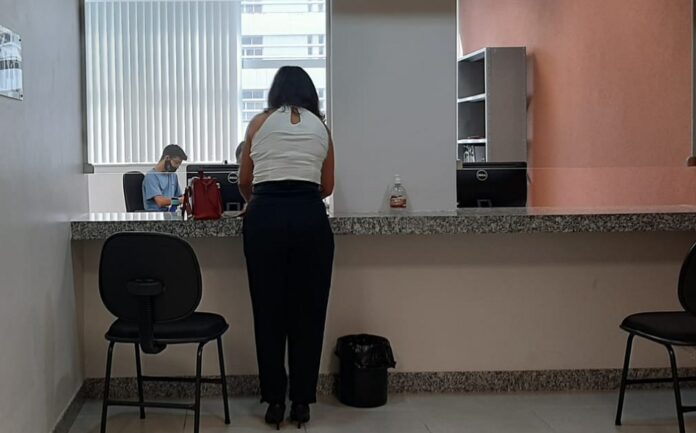 sandra protocola no mp denuncia referente aos laboratórios em gv