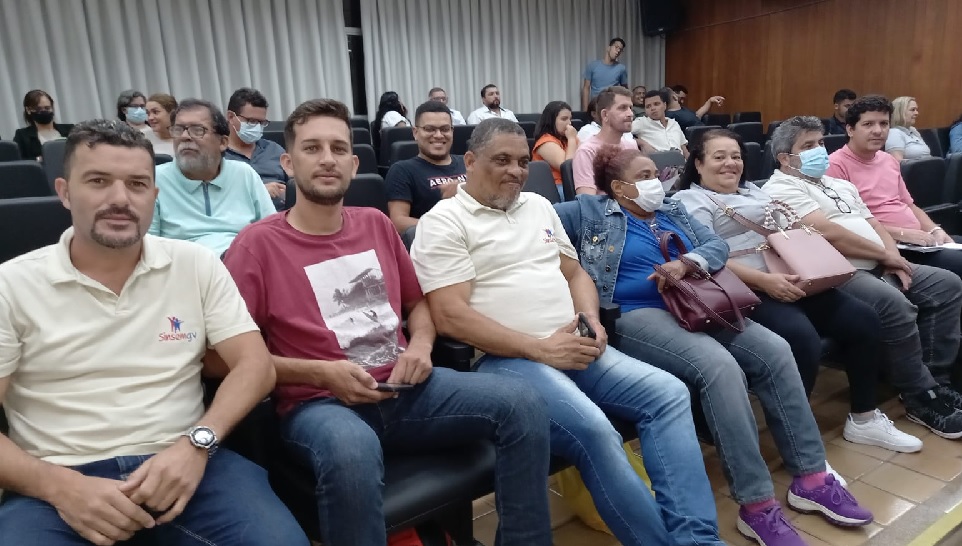 Recebimento de hora extra em ponto facultativo será votado nesta segunda