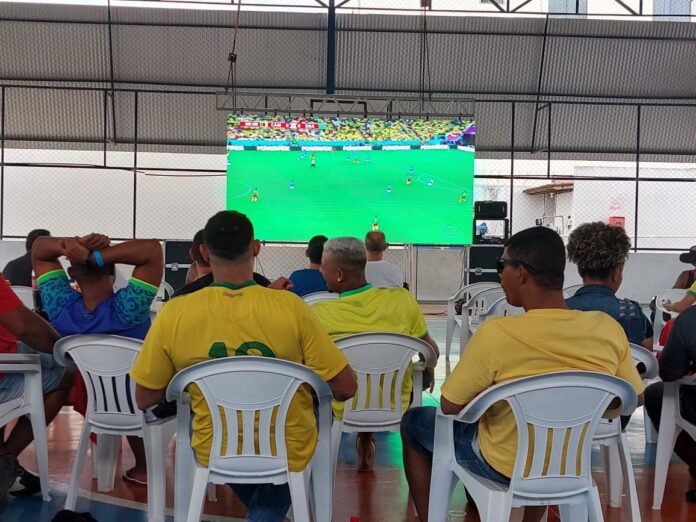 Encontro de servidores teve jogo da Copa no telão