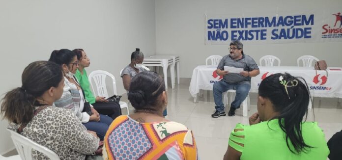 Servidores da enfermagem elegem representantes para ato em Brasília