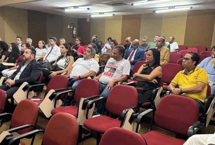 Dirigentes do Sinsem participam das discussões sobre o futuro do movimento sindical