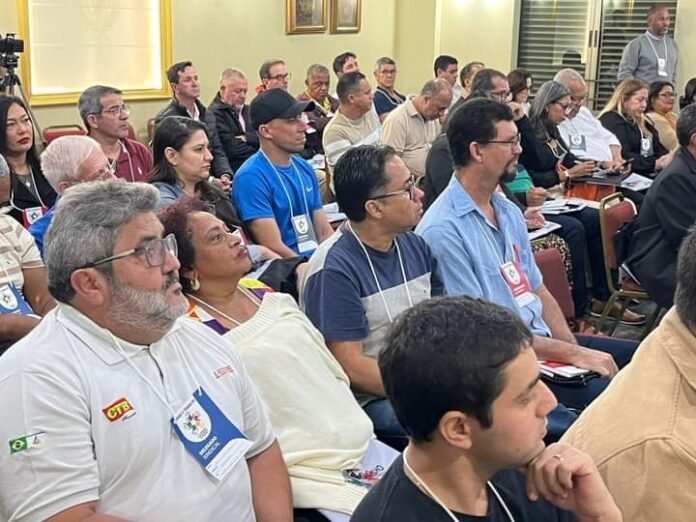 Sinsem faz história no 14º Congresso da Fesempre com representação inédita