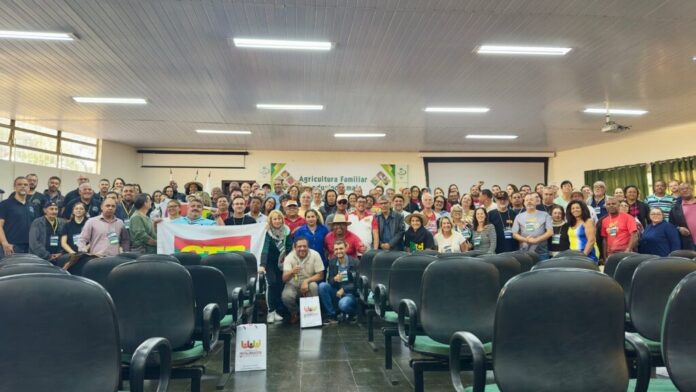 congresso ctb julho 2025 Sinsem marca presença no 6º Congresso Estadual da CTB-MG e em reunião da Fesempre
