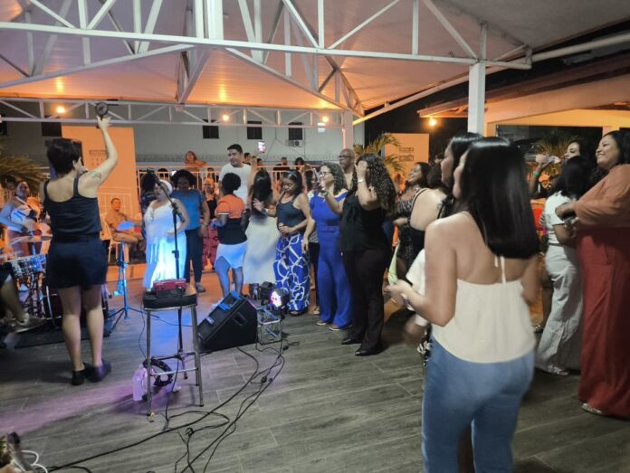 Sextou dos Servidores encerra comemorações ao Dia do Servidor Público com casa cheia no Clube do Sinsem