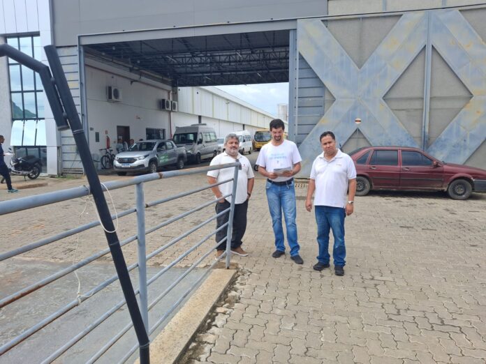 Motoristas da Smed paralisam atividades em protesto ao não pagamento de horas extras