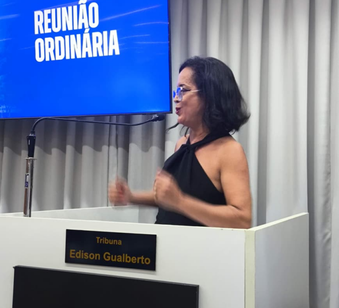 Sandra Perpétuo cobra diálogo e respeito aos servidores na abertura do ano legislativo