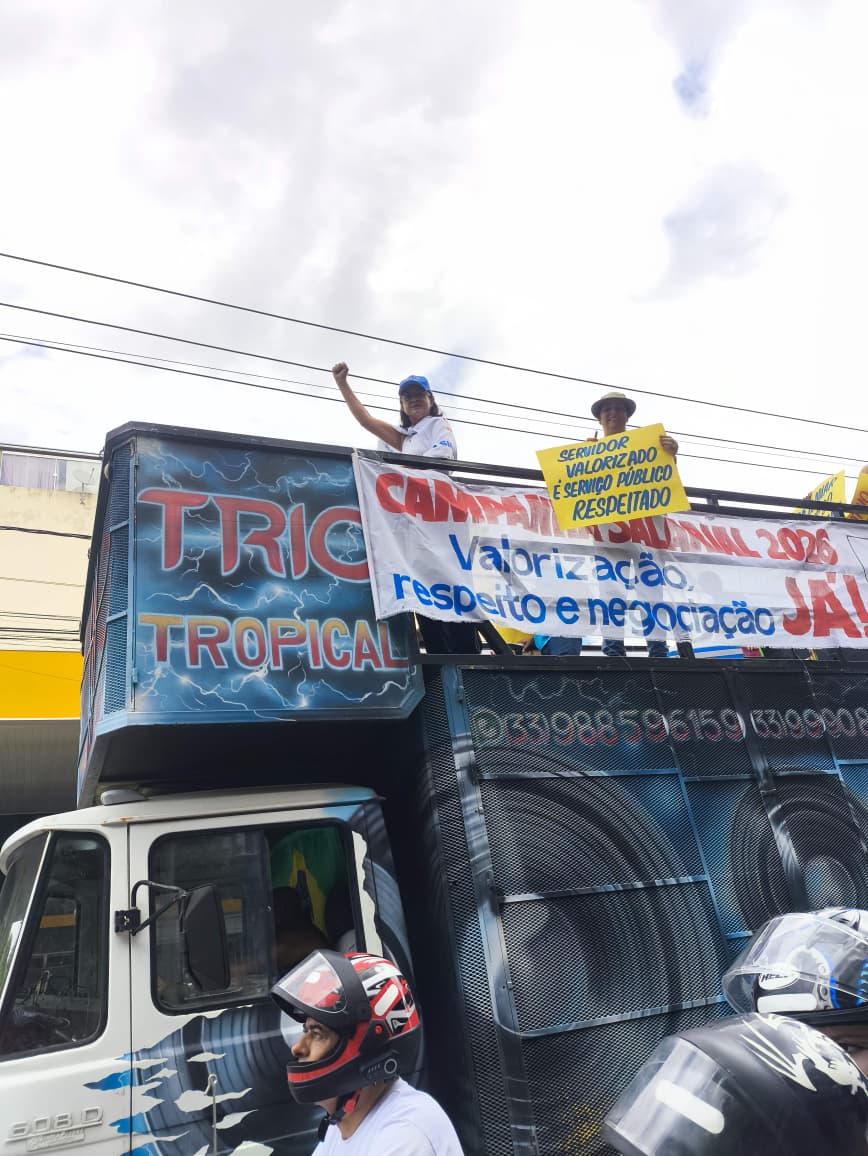 Servidores aprovam estado de greve em resposta à falta de negociação da Prefeitura