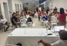 Servidores mantêm estado de greve e aprovam ato público para 1º de abril Servidores mantêm estado de greve e aprovam ato público para 1º de abril