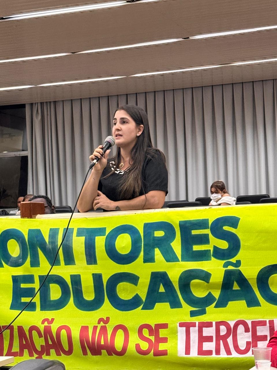 Audiência pública amplia debate sobre possível terceirização na educação
