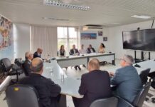 Prefeito e diretoria do Sinsem-GV discutem reivindicações dos servidores e situação fiscal do município Prefeito e diretoria do Sinsem-GV discutem reivindicações dos servidores e situação fiscal do município