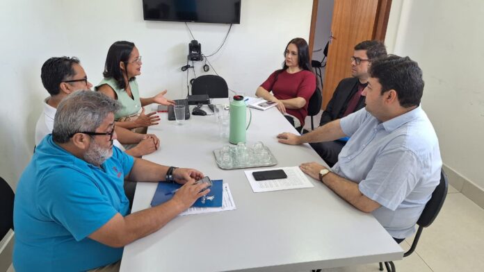 WhatsApp Image 2026-08-13 at 13.06.34 Sindicato leva demandas da Saúde ao novo secretário