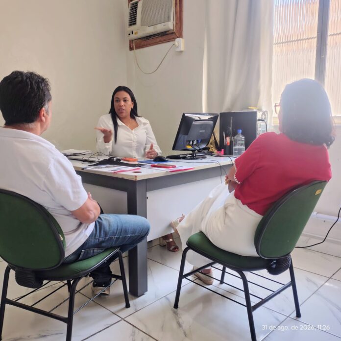 WhatsApp Image 2026-08-31 at 12.00.15 Sinsem-GV acompanha condições de trabalho nos cemitérios e discute demandas com diretora