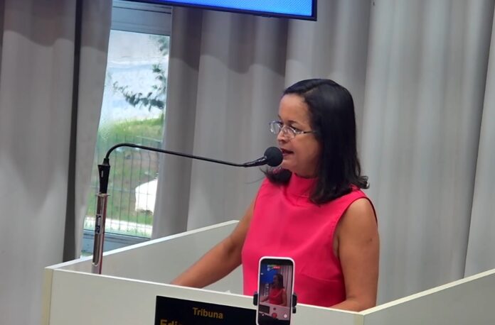Sandra cobra direitos dos servidores, merenda escolar e metas da Aegea